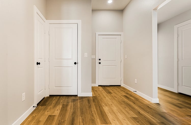 1700kpEntry Hallway